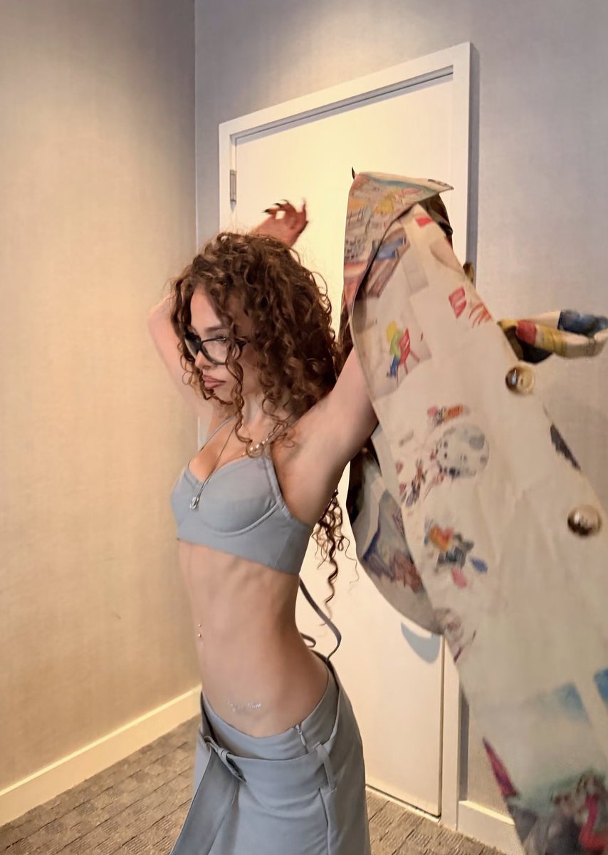 Malishryia's tweet photo. she’s so thinspo #edrtwt https://t.co/YlWT7961yL
