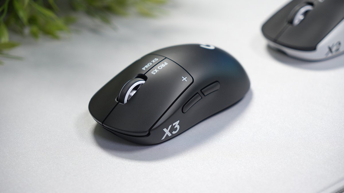 GamerTechFR's tweet photo. Impatient de tester la X4 dans 6 semaines quand j'en aurai terminé avec la nouvelle G Pro X3 Superstrike ! 😂 https://t.co/DUgvLQxo80