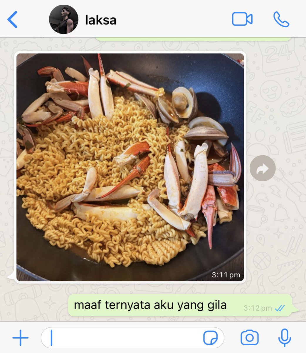 filtertale's tweet photo. kesenjangan sosial laksaruna makan mie https://t.co/vUGxfCMd1V
