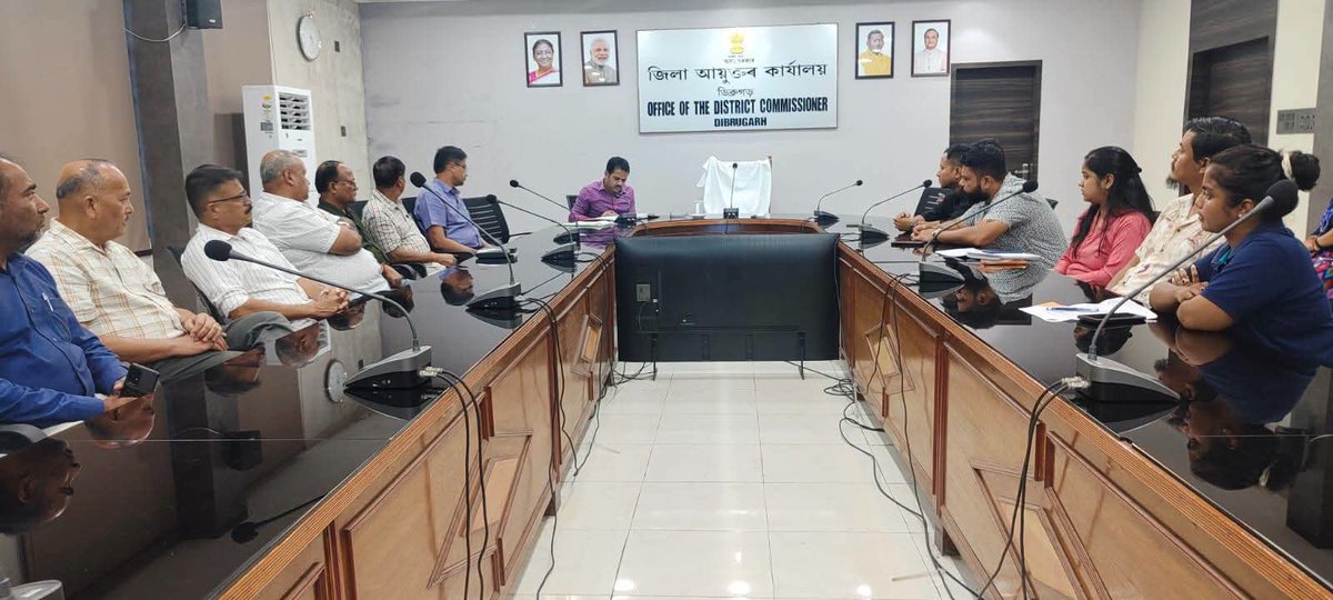 dc_dibrugarh's tweet photo. শ্ৰম পৰিদৰ্শকসকল আৰু সংশ্লিষ্ট চাহ বাগিচাসমূহৰ প্ৰতিনিধিসকলে অংশগ্ৰহণ কৰে।
বৈঠকত চাহ বাগিচাৰ শ্ৰমিকসকলক সময়মতে বোনাছ প্ৰদান আৰু ইয়াৰ সৈতে জড়িত বিভিন্ন বিষয়ৰ ওপৰত আলোচনা কৰা হয়।
#Dibrugarh #TeaGardenWorkers #TeaIndustry
#CMOAssam
#MyGovAssam
#DIPRASSAM https://t.co/vucJQw1awr