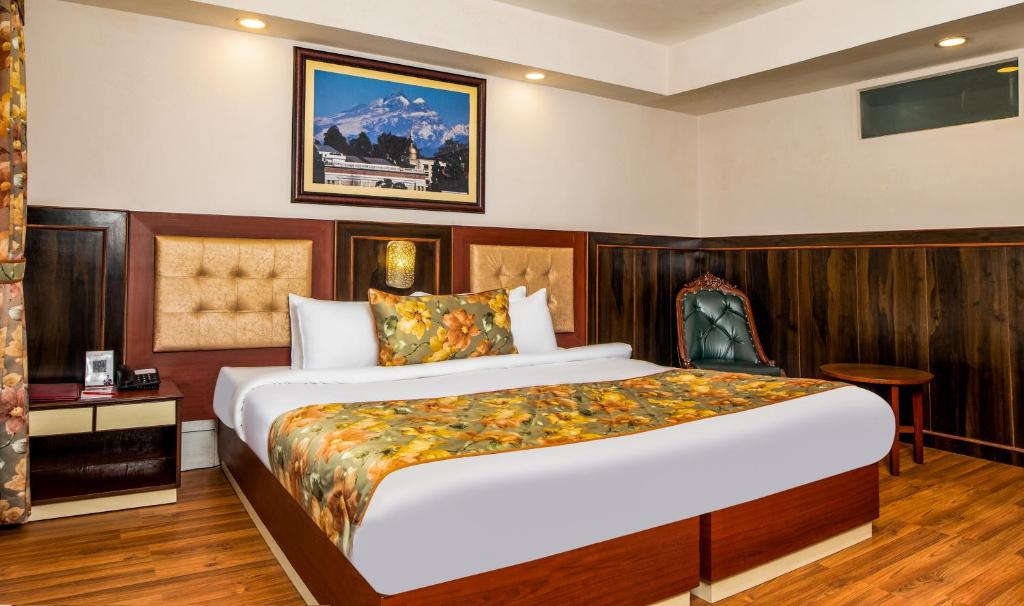 Hilstarholidays's tweet photo. 🌿Book your Darjeeling hotel with Hillstar Holidays for a premium room, breathtaking Kanchenjunga views, comfortable accommodation, and trusted service. Enjoy a memorable mountain holiday with seamless booking assistance and personalized travel support. Call 7278582057/9903277934 https://t.co/8sEz2hWLAX