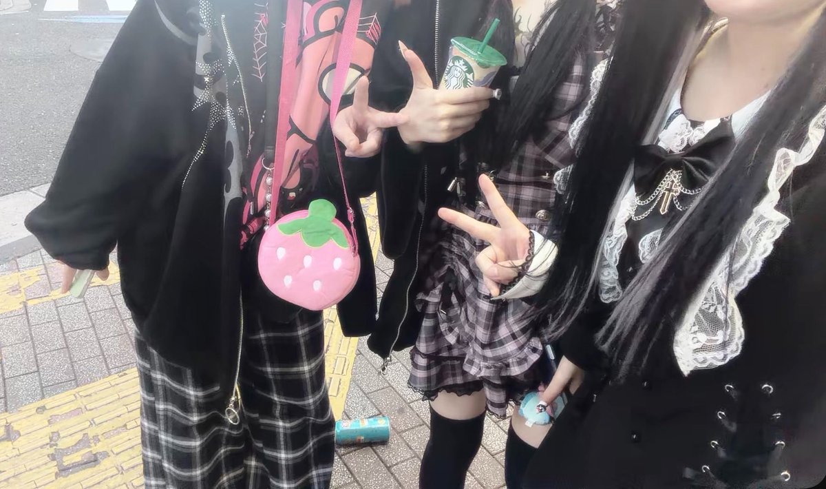 eg1919_'s tweet photo. 新しいお友達出来た*.(๓´͈ ˘ `͈๓).*
#地雷系 #トー横界隈 #自撮り界隈 https://t.co/yqoIfUJuYL