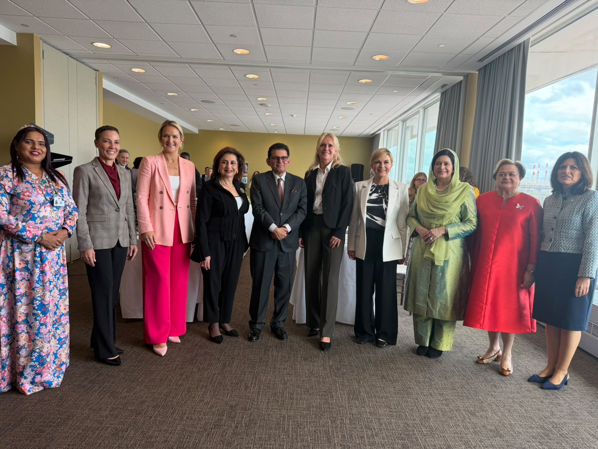 MoFAmv's tweet photo. Minister @IruthishamAdam exchanged views on empowering and bringing women to the frontline at the reception of the Informal Network of Women Foreign Ministers on the sidelines of #UNGA81HLW..

#MDVatUNGA81 https://t.co/cvnxxpbPim