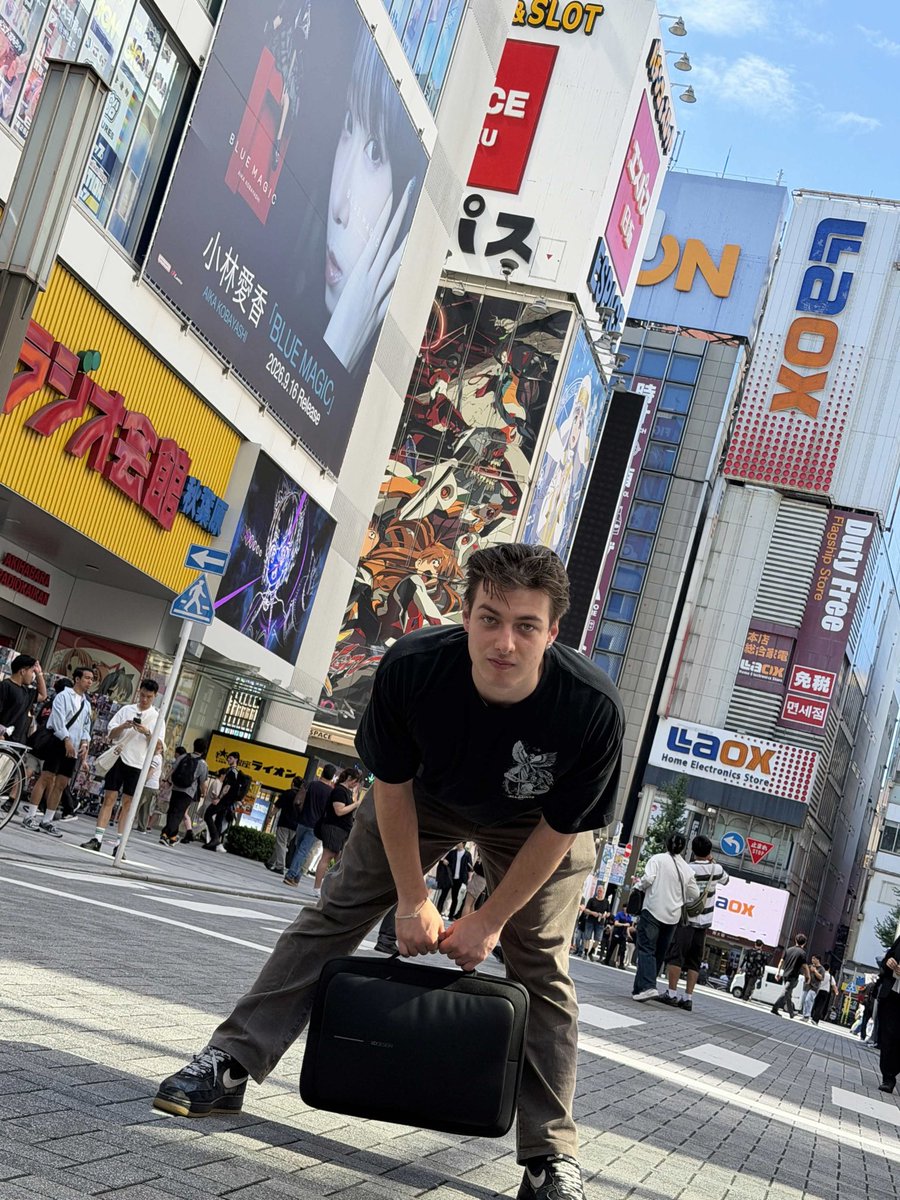 b0gur's tweet photo. rivals so boring i went to tokyo instead https://t.co/A9nosJ8omo