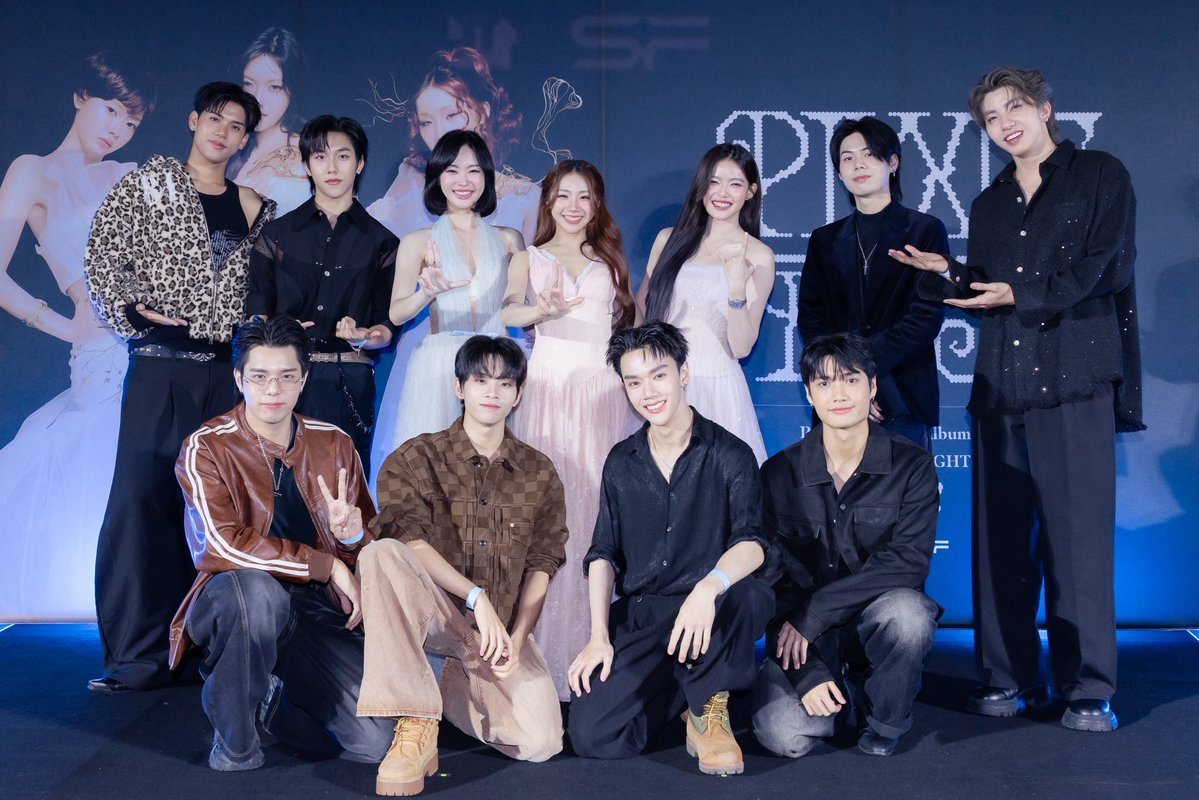 LE7EL_Official's tweet photo. พวกเรา LE7EL ขอแสดงความยินดีกับ PiXXiE ซอนเบนิม ใน “PiXXiE 3rd Full Album : DUST” ด้วยนะคับ! เพลงในอัลบั้มเพราะทุกเพลงเลย พวกเราขอให้อัลบั้มนี้ยอดสตรีมทะลุล้านไปเลยค้าบ! 🖤✨

#LE7EL #PiXXiE
#PiXXiE_DUST_GalaNight
#PiXXiE_DUST #PiXXiE_3rdFullAlbum https://t.co/oIo1dEfCZb