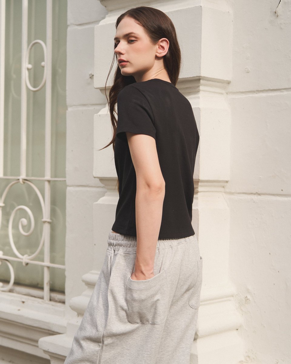ninetytwo_th's tweet photo. Next destination : Gate 92 
A collection made for wherever the day takes you.
Comfortable, effortless, and ready for the journey ahead.

Gate 92 Tee — Black , Grey , White
Gate 92 Sweatpants — Grey

Launching on 27 SEP 2026 at 10:00 AM (TH)
Available exclusively on LINE Store & 92 Website
🛒 Click the link in bio at @ninetytwo_th 

#NINETYTWO #GATE92