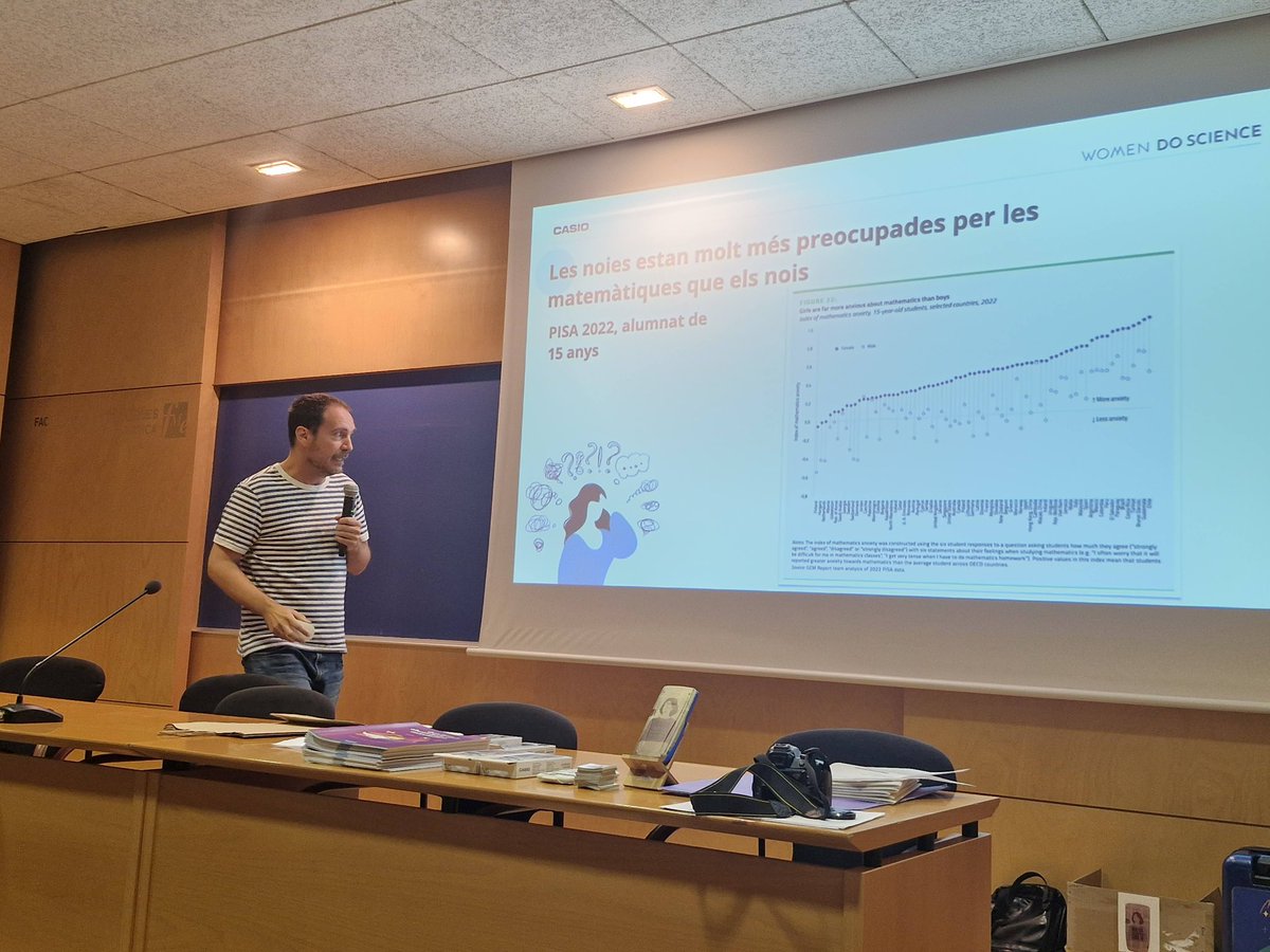 acfaec_cat's tweet photo. Eloy Bernal, responsable de comunicació de @CASIOedu , ens va presentar la iniciativa #BuscamosCientíficas , que posa el focus en les dones científiques i en la importància de donar visibilitat a referents inspiraran les noves generacions

Gràcies Eloy compartir-ho amb nosaltres https://t.co/eVPGeWj0C9