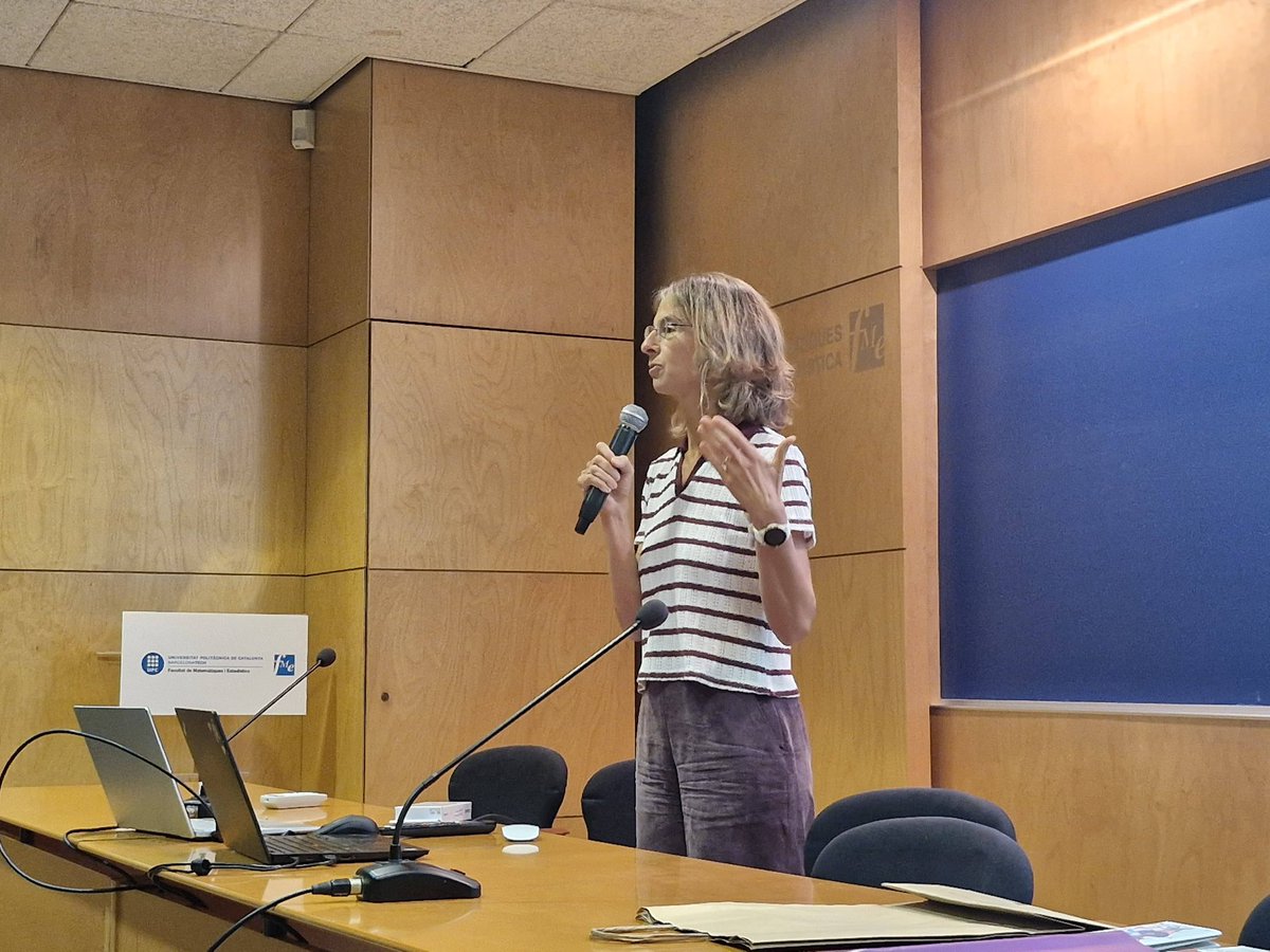 acfaec_cat's tweet photo. Dins de #BuscamosCientíficas vam poder fer un reconeixement molt especial a Maria Calsamiglia, científica referent

Maria és doctora en medicina veterinària, coordinadora de CiMs+CELLEX, professora a @aula_ee , impulsora de Joves i Ciència i cofundadora de @pentabilities https://t.co/Fh0GB7K1eE