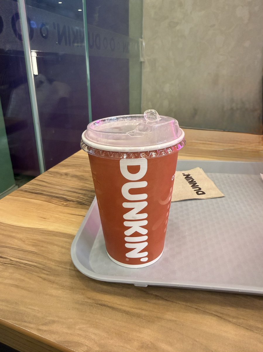 tropicalmusings's tweet photo. Dunkin Donuts Ube Latte tastes so good.
#dunkindonutsph https://t.co/gePgIaw7YC