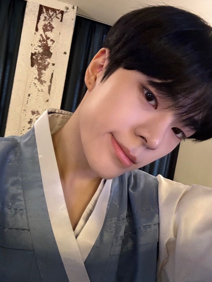 matchaiwtn's tweet photo. 추석이니까 한복 입은 준민 한번더 봐줘야겟지 https://t.co/0UlUminZsR