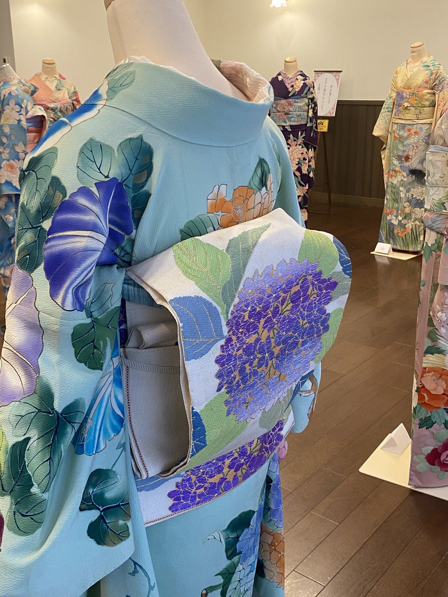 mayachon's tweet photo. 邸宅で見るアンティーク着物展
あのアンティーク着物愛に溢れる空気を浴びたくて行ってまいりました！開催ありがとうございます…！！
前回は2018年に1人で行ったのですが今回はお友達と、一緒にかわいいを共有しながら見れてとても嬉しい。目録とスタッフさんの解説でより楽しめました。 https://t.co/phPYgMzT8l