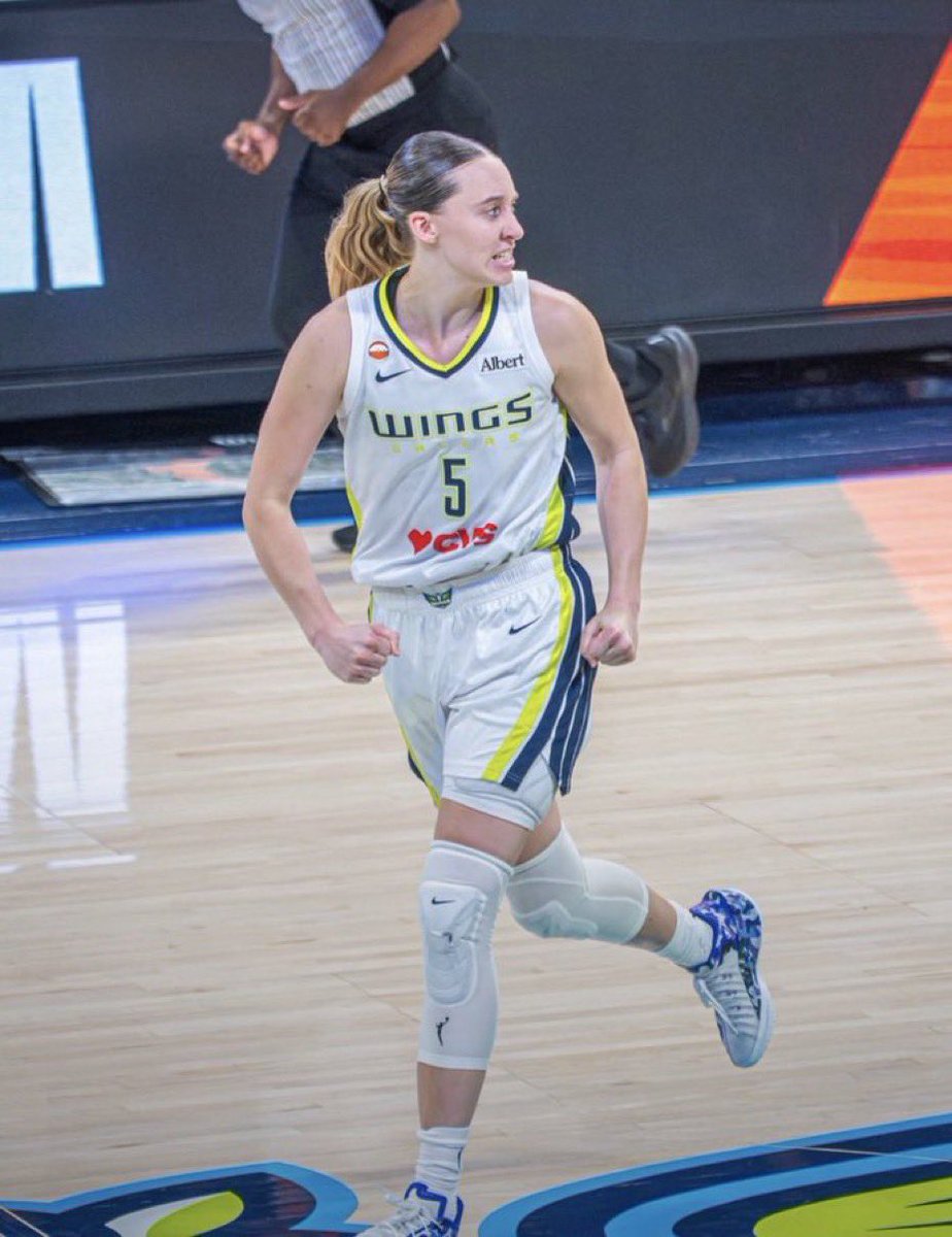 jalendoestwt's tweet photo. Paige Bueckers Final Stats of the 2026 WNBA Season:

20.9 PPG 
4.1 RPG
5.9 APG
51.1% FG
41% 3FG
87.0% FT

No Sophomore Slump for 5🖤🤞🏾
#WingsUp https://t.co/VcVekBHvSF
