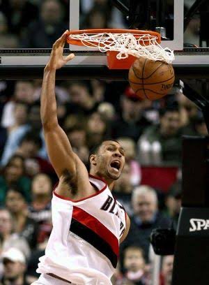 CoachRybs's tweet photo. Coach Ryb’s one to know: Brandon Roy 6-6 SG 
18.8 PPG 4.3 REB 4.7 AST 
Trail Blazers (2006–2011), Timberwolves (2012–2013)
Awards: 
NBA Rookie of the Year (2006–07)
NBA All-Rookie First Team (2006–07)
3× NBA All-Star (2008–2010)
2× All-NBA Second Team (2009, 2010) @NBAHistory https://t.co/JwH3sA5cCP