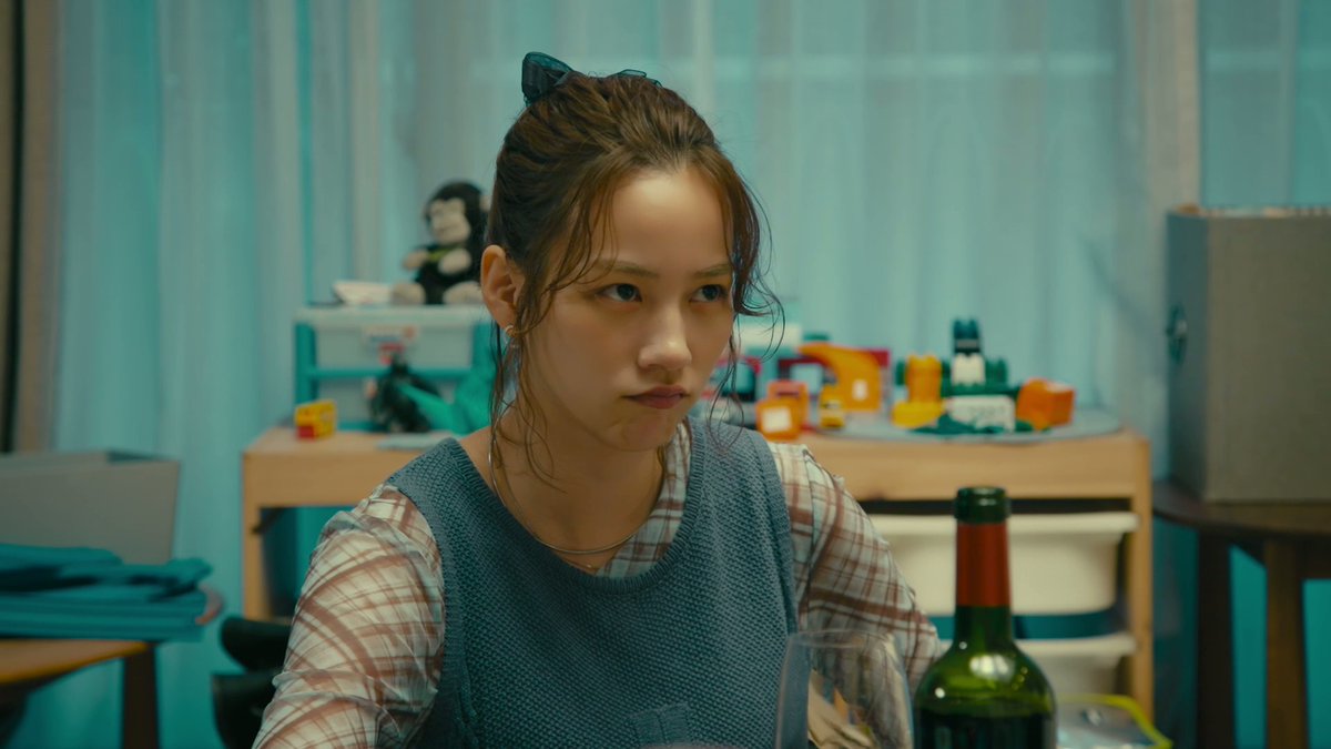 hwtndg's tweet photo. Watched the 3 short episodes of Tokyo middle 30 Original Story on FOD, basically 45 mins of the girls eating and talking trash to each other. This would have been the perfect last episode on TV! Why didn't they air this? I like this better than Episode 10. 
#のん https://t.co/JXuyQSdpgY