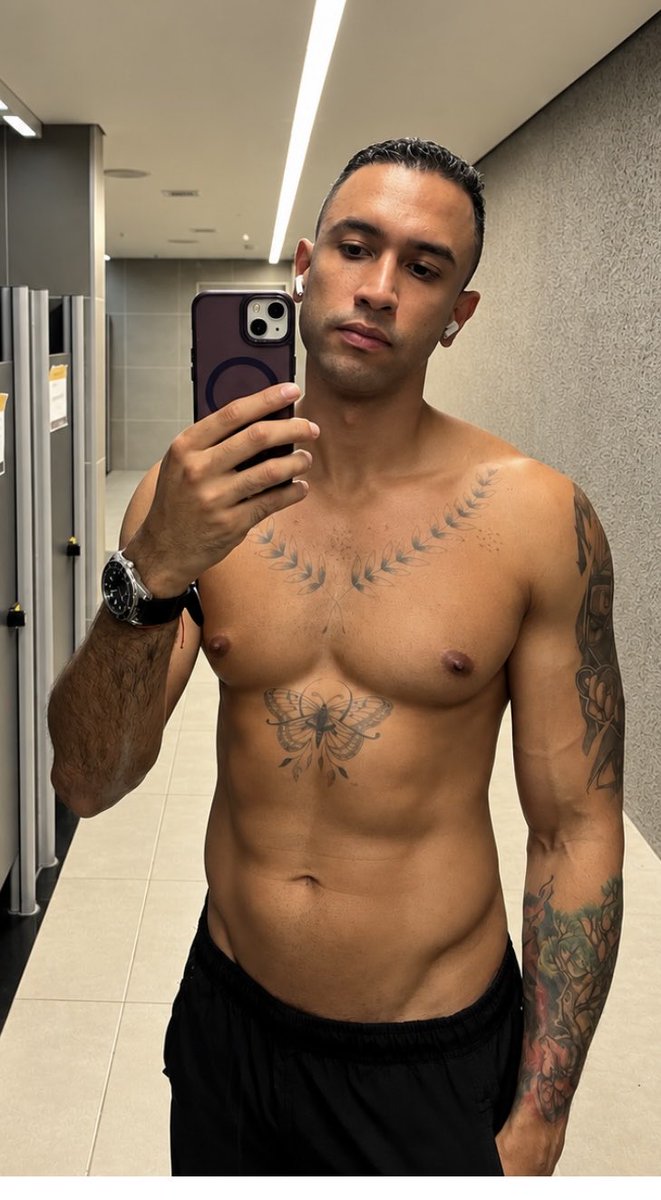 Skyjc13's tweet photo. Era um vez uma barba 🥺🥺 https://t.co/za8SxvIX2w