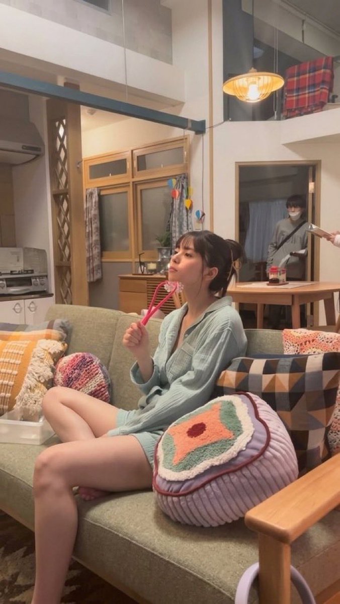 papiyonkun01's tweet photo. 元乃木坂46齋藤飛鳥さんって小顔で有名だけど、確かにこれは異次元だな
このレベルは本当に見たことがない https://t.co/ARGtEJLILJ