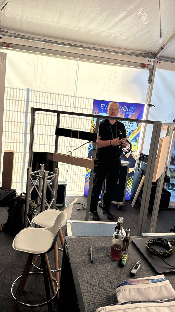 eventworxberlin's tweet photo. Tschööööö, Langenau! 📦 Stand 44 ist abgebaut, die Cases sind gepackt. Danke an alle für die starken Tage auf der Huss-Expo. Bis zum nächsten Mal!
#HussExpo #EventWorx #DryHire #Stand44 https://t.co/hI3DqVVyKG