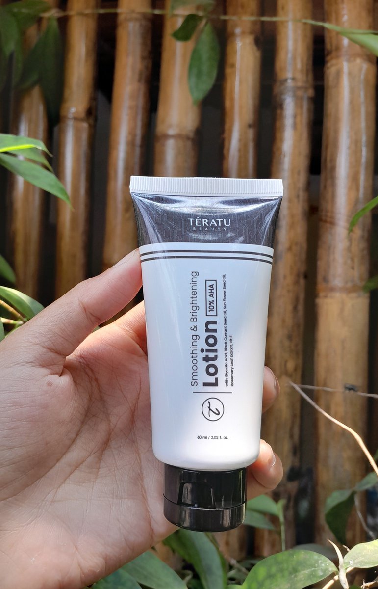 gloriaaaayy's tweet photo. Makasih banyak buat Dokter yang udah kasih tau kalau Glycolic Acid itu bener-bener gong buat ngatasin area lipatan yang menghitam😭✨️ https://t.co/1fGxoeXWU7