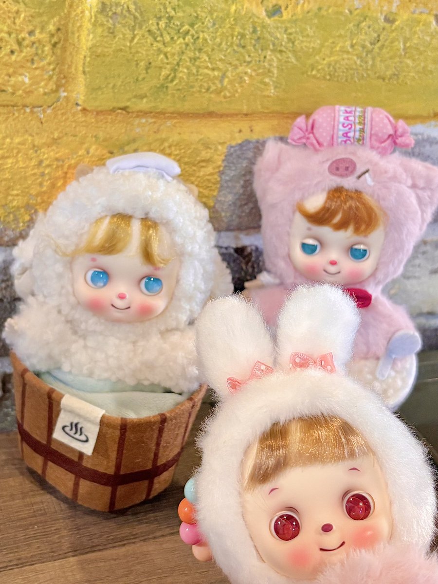 5nya8's tweet photo. かさばるから開けたら🫶🏻😭
欲しかった3人きた💅🛀🍚👏😭💕
おめめ超難しい😂👀半目もカワイイ💕
みてかわいい〜❣️❣️❣️
BASAKAちゃん🫶🏻🫶🏻
おうち帰ったらちゃんとお写真撮ろ🤳🌟
#basaka #toptoy https://t.co/zrgHMfMIg4