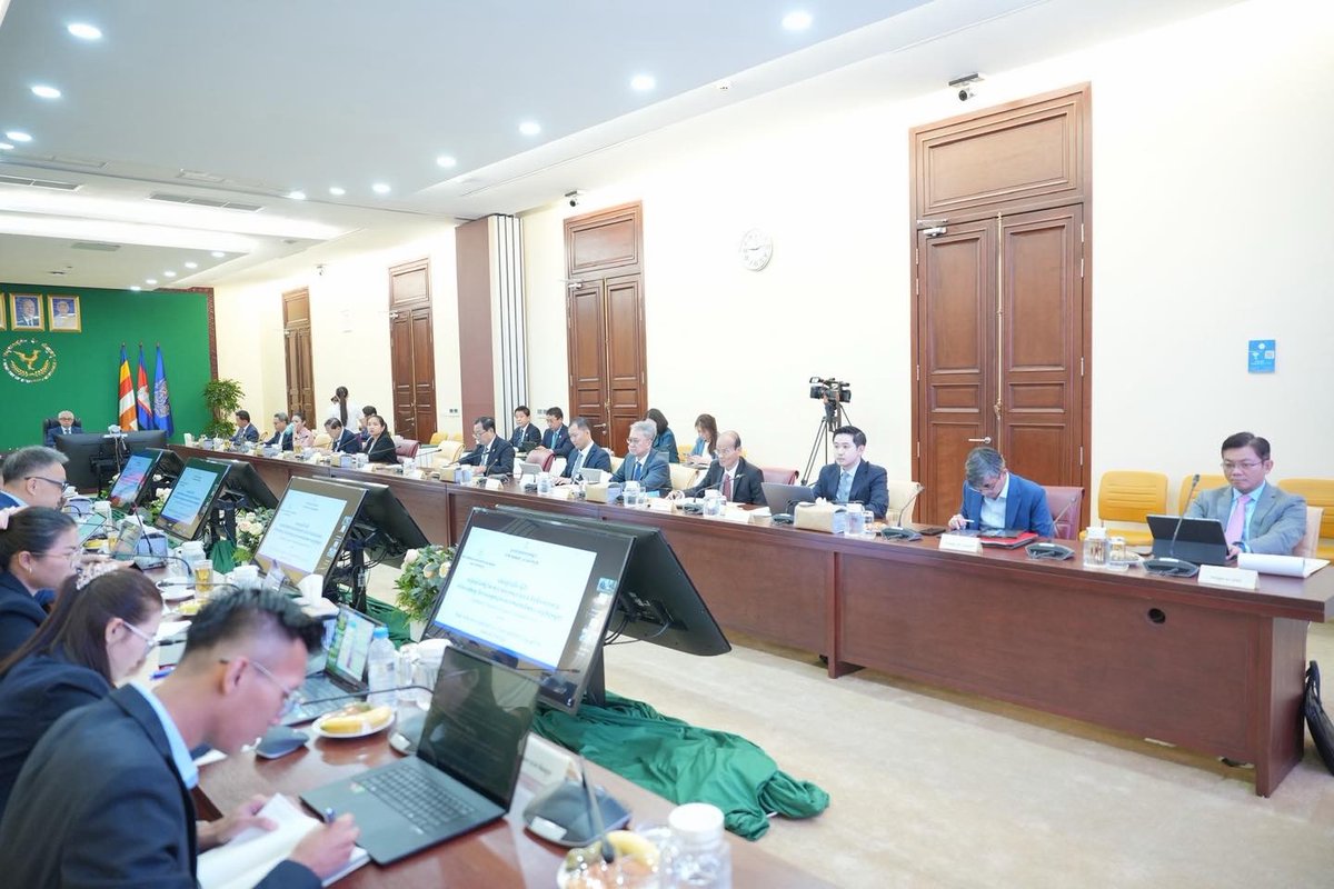 MoCCambodia's tweet photo. His Excellency Reach Ra, Secretary of State of the Ministry of Commerce, attended a meeting of the National Productivity Committee of Cambodia (NPCC) presided over by His Excellency Dr. Aun Pornmoniroth,...
👉 Read More: https://t.co/tkV7ejCyOj https://t.co/l7vkclCedj