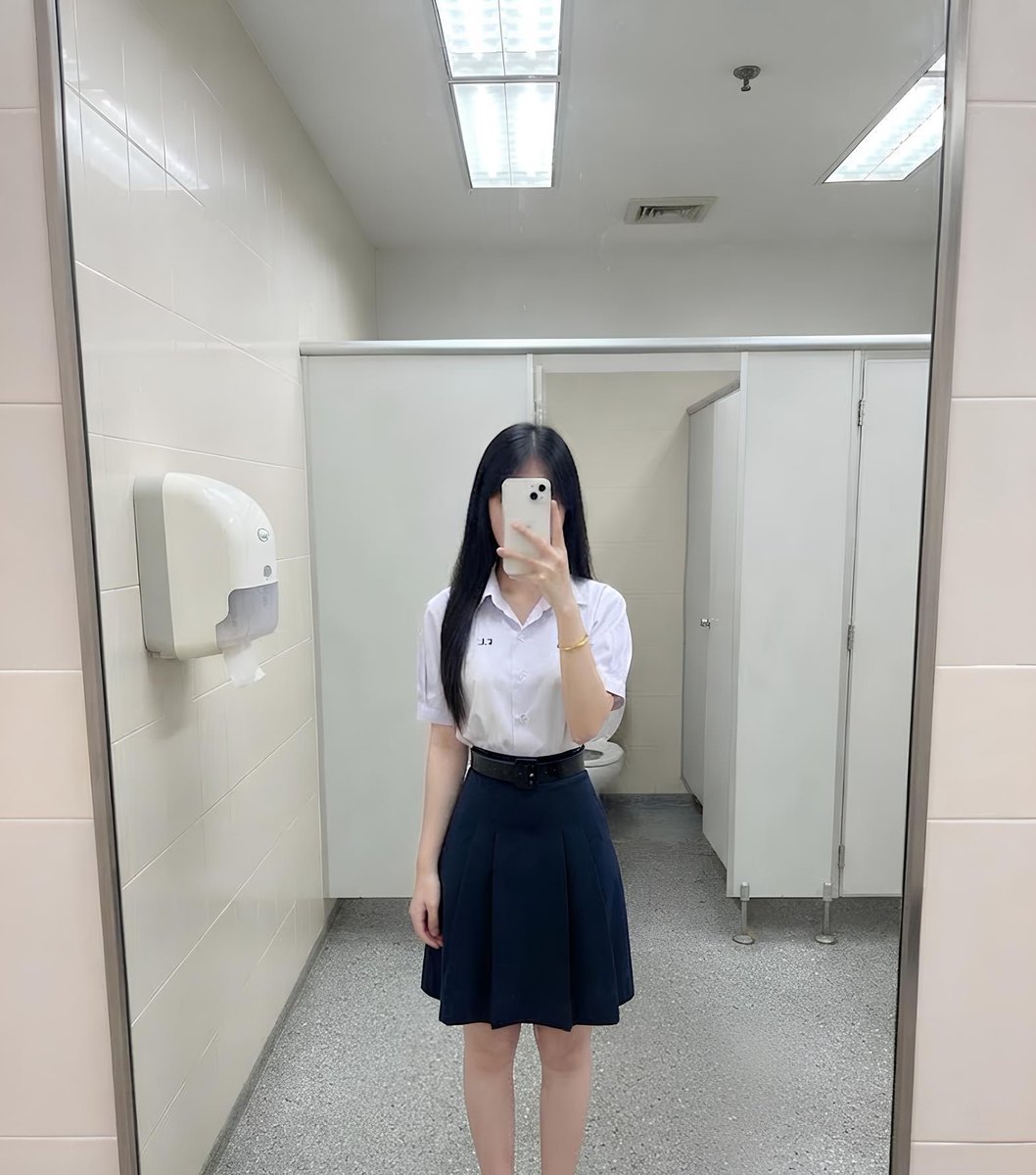 dlqtnoH's tweet photo. หาค่าขนมค่ะ #16y https://t.co/F19iDecTfw