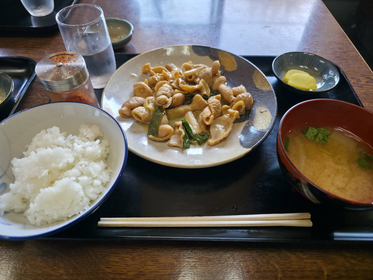 PenCHANCE88's tweet photo. めちゃうまもつ煮定食でした https://t.co/6gTFjptUsy