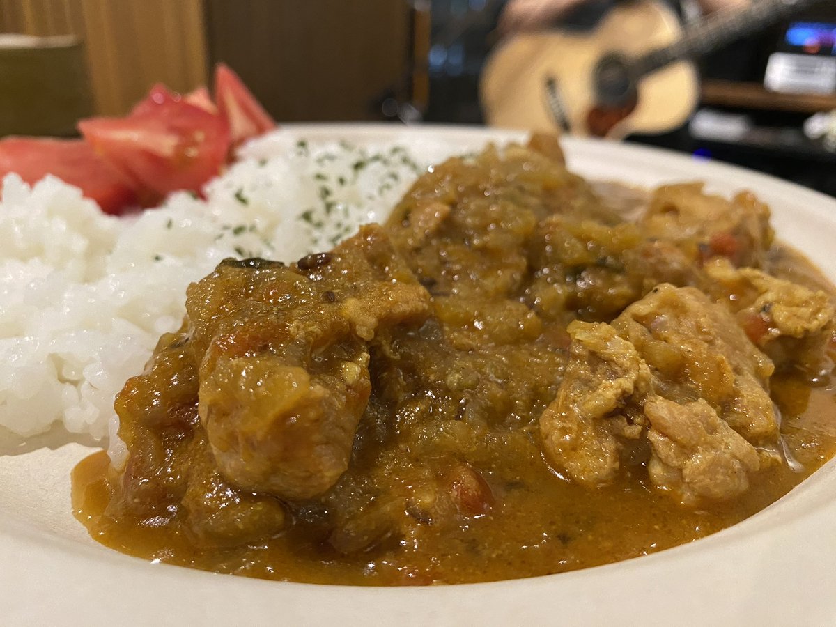 cu09o06re's tweet photo. 音楽＆カレー

#boosan_yama 
#ほ〜ぼ〜
#常陸多賀
#スパイスカレー https://t.co/nbddidYkNd