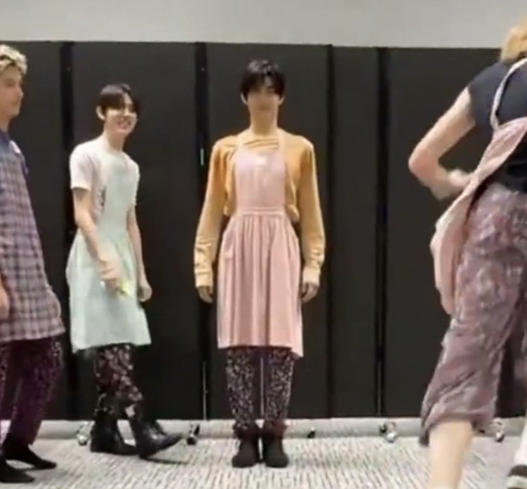 notfoundvviyd's tweet photo. ดูเขายืน 5555555555555555555555 https://t.co/ykzeSzJciu