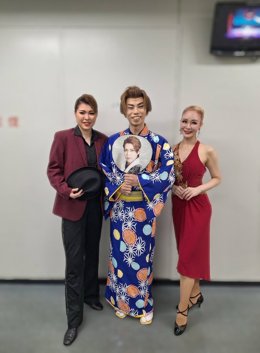 mai_juliet08's tweet photo. 9/23【JPNザ⭐︎歌謡祭2026】

茜澤茜さん
藤蔭善次朗さん
ともお写真をご一緒させていただきました📸✨

気づけば、私がJPNに入らせていただいた2021年からご一緒させていただいているお二人。
踊りはいつ拝見しても素晴らしく、お二人ともとても気さくであたたかくて、人見知りの私もお会いするとほっとして、自然と心が開いてしまいます🌿

ほかのJPNメンバーの皆さまとお写真を撮れなかったのが残念🥲