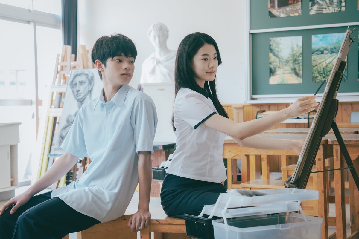 3mm_love_movie's tweet photo. 『＃３ミリの恋』

＃黒川想矢 ×  ＃キム・ジアン が織りなす、
爽やかな情景、切なくも鮮やかな一瞬を切り取った��面写真９点が一挙解禁📷
同級生役の #荒木飛羽 さん #早瀬憩 さんやお父さん役の #大谷亮平 さんとの場面写真も公開中📷
ツリーにて他写真もチェック📷

映画『#３ミリの恋』
11月6日（金）全国公開
監督・脚本：#全辰隆（チョン・ジニュン）　

#３mmlove
#３mm의사랑