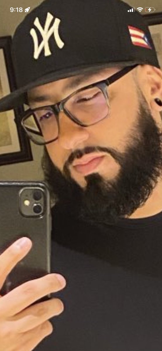 Ca1comp's tweet photo. @Chris_da_don7 @waffleluva2000 Now we’re making up fake scenarios and crying about it like a sissy. Do me a favor and get that eye fixed, there’s no way your eyelid is sagging and you’re going out in public like this. https://t.co/xtGNHxofRp