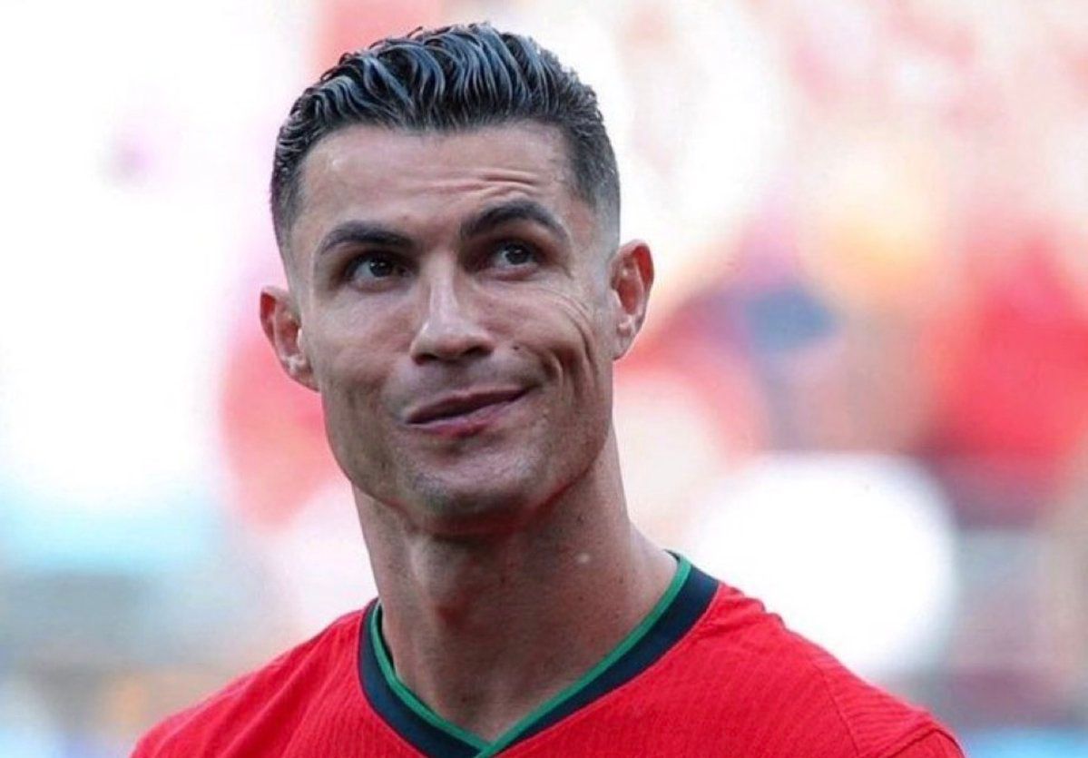 AskKora's tweet photo. 🚨🚨———-عاااااااااااجل————🚨🚨

🗣️ كريستيانو رونالدو:

الأطفال يحبونني لأنهم رأوني قدوة
وهذا الأهم بالنسبة لي

وسأواصل ذلك حتى بعد الاعتزال
بعد 10 سنوات

المصدر: فابريزيو رومانو
🇵🇹🔥 https://t.co/dGfnLOj8jG