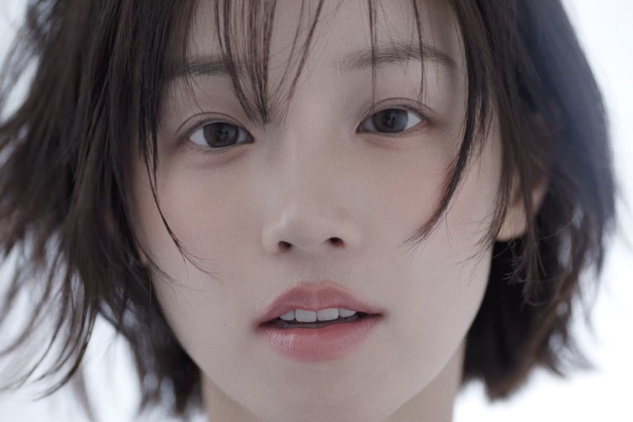 soompi's tweet photo. WATCH: #idle's #Yuqi Drops Cinematic Intro Film For Upcoming Solo Album "27"
https://t.co/uYzHOUIgBF https://t.co/iCDibCH7ay