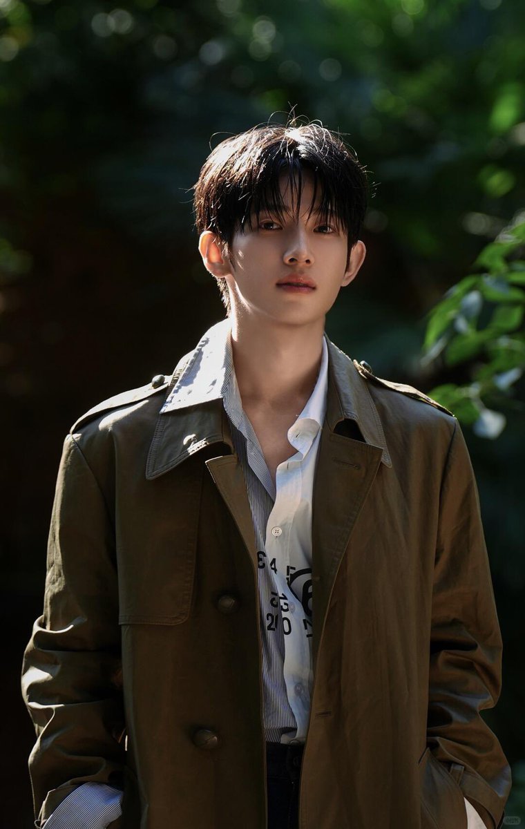 XM_psw's tweet photo. Ý tưởng điểm nhất set đồ hôm qua của em có lẽ đến từ BST Bottega Veneta Fall/Winter 2026
(Bài viết là cái nhìn cá nhân, không có nền tảng thời trang chuyên nghiệp) 

#PARKSIWOO #PARKSIWOOMFWSS27 
#박시우 https://t.co/CGipxIraNi