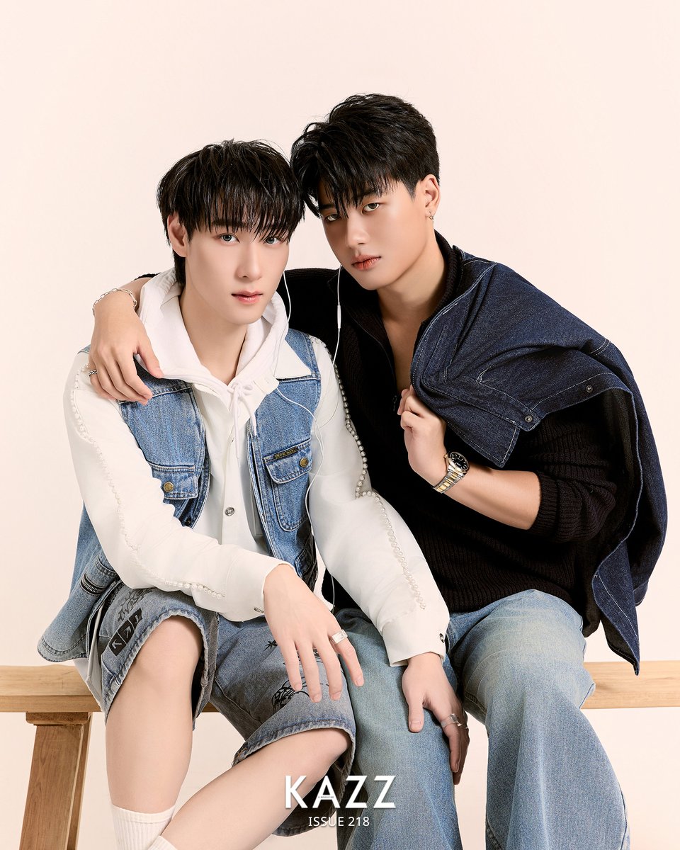 Kazzmagazine's tweet photo. #KAZZxLOVEX3 #njchok

อ๊อฟเคมีรายงานตัว! “เอ็นเจ - โชค” จากซีรีส์ ‘LOVEx3 หลักสูตร (รัก) ภาคบังคับ’ บนปก KAZZ MAGAZINE issue.218 จับจองกันได้แล้ววันนี้! 🤍

➖Pre-order : https://t.co/E1xJw9BLj2
➖Foreigners : https://t.co/S3S34ZzfIG 

#KAZZMAGAZINE https://t.co/sw2P0etWU5