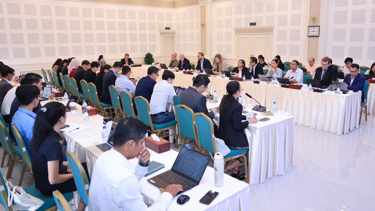 MoCCambodia's tweet photo. Her Excellency TEKRETH Kamrang, Secretary of State of the Ministry of Commerce, co-chaired the 4th PSC Meeting of the European Union-German Global Access and Trade Expertise “EU-German GATE”, ...
👉 Read More: https://t.co/wsyzOal8ef https://t.co/tt4uJsYAAV