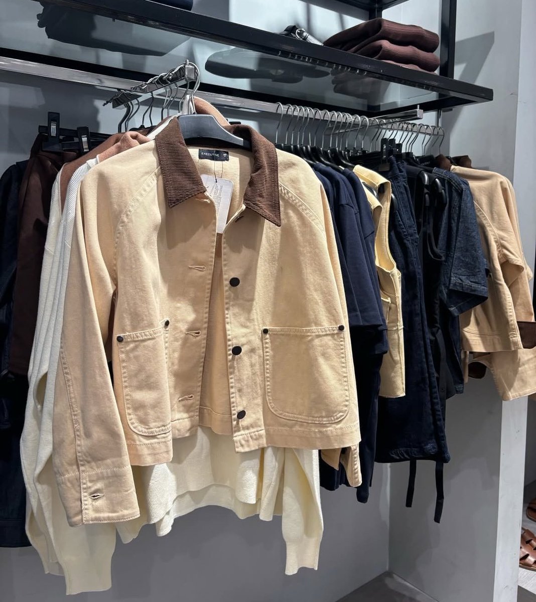 uniaorebeldebr2's tweet photo. EXECUTIVE LAGI CAKEP-CAKEPNYA NIH 😭🫵🏻
koleksinya lagi bagus" banget, terus harganya juga lagi bersahabat banget 🥹 kalau kebetulan lagi cari outfit, mending sekalian cek karena ternyata di online jatuhnya lebih murah lagi😭👇🏻
🛍️ https://t.co/B5FMQMMar5
🛍️ https://t.co/B5FMQMMar5 https://t.co/EimB2TSuKD