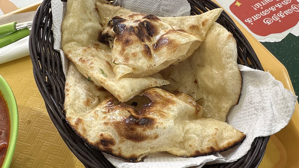 mitaro_r32's tweet photo. 今日のお昼のカレーはButter Naan 3.00SGD、Channa Masala 7.00SGDです。
これでこのお店のブレッドとベジタブルカレーを全制覇となりました。 https://t.co/QypuJTiuQB