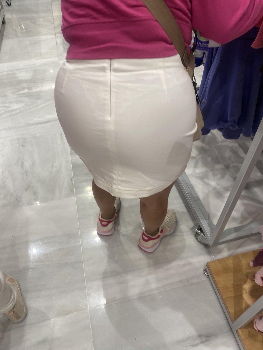 chaparritasex13's tweet photo. De compras https://t.co/LtnjVEvRXj