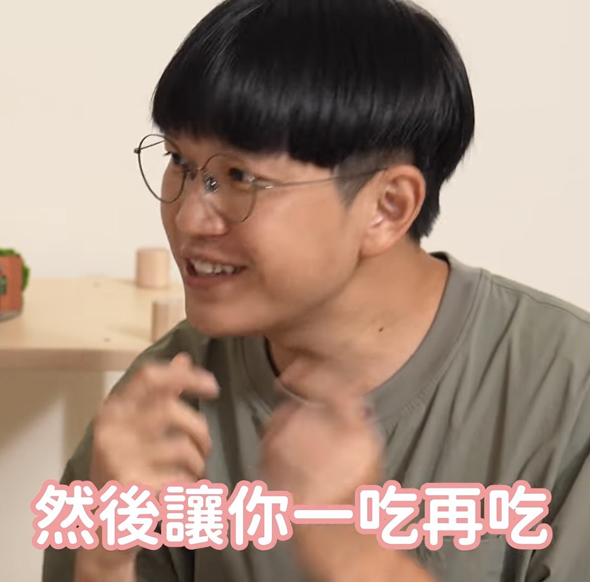 mmmizdcholic_mk's tweet photo. 得到好多同人女梗圖 快樂了

真的真的很像！！！！！詭異食物搭配？結果竟然出乎意料！？？【腦波弱開箱】EP201 https://t.co/ClytiiCxHz 來自 @YouTube https://t.co/esQBcjz4s3