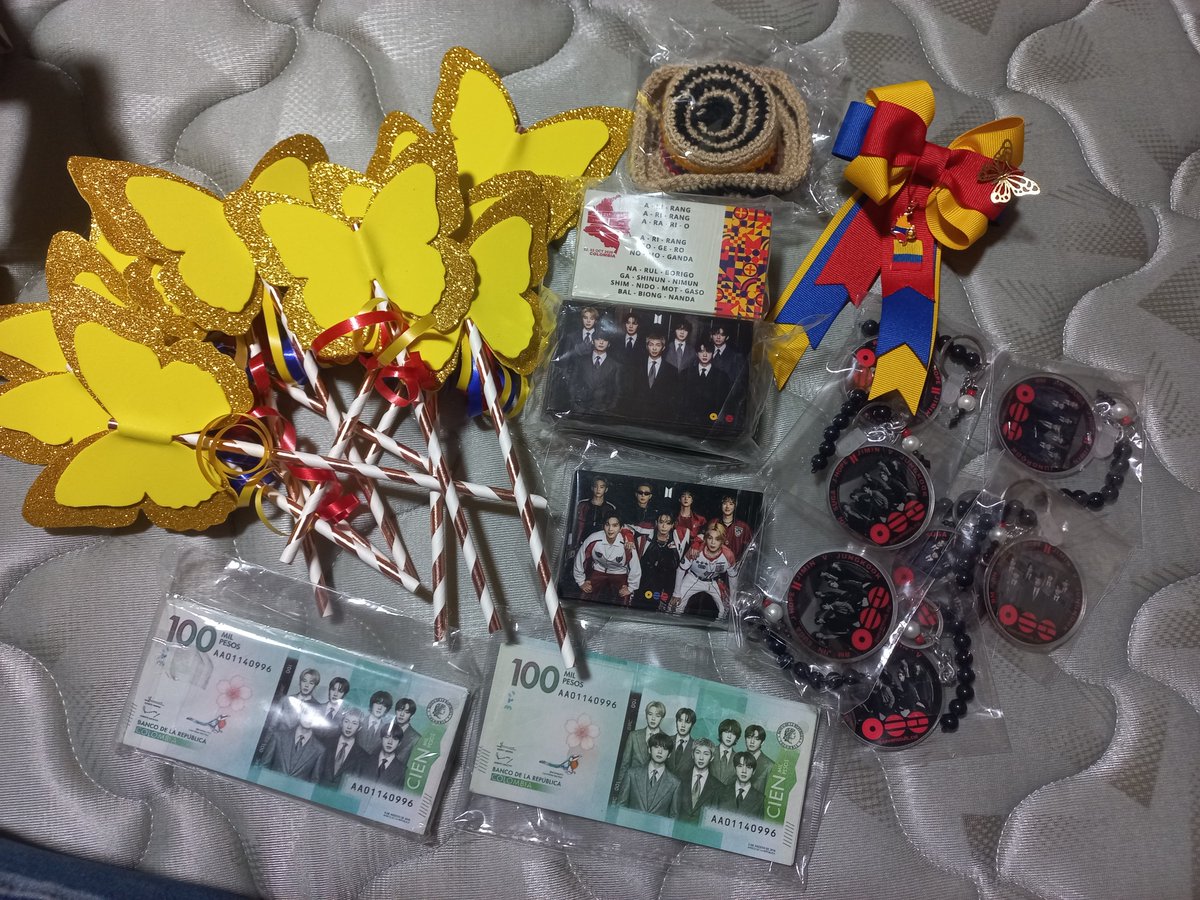 ilybts7Be's tweet photo. TODO LISTOOOOOOO JSKSUSKSHS

No es mucho pero es con cariño 
Ya quiero que se llegue el diaaaaaaa jdkwhdjsha
Voy a entregar la mayoria el 2 porque el 3 voy a estar super ansiosa jajsjsj 😭😭💜 https://t.co/7parKCaX0R