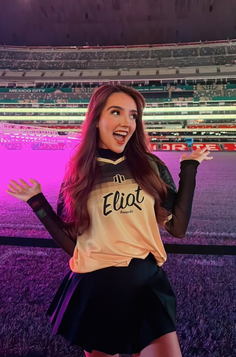 Elainers_Squad tweet picture