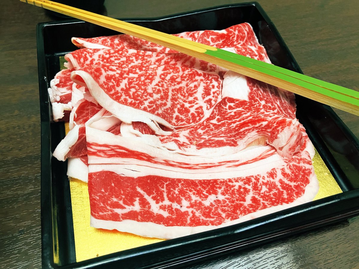kinori_nas's tweet photo. シルバーウィーク、帰省して両親から少し早めの誕生日祝いとしてディナー奢ってもらいました。

お肉がとても美味しかったです🥩（小学生並みの感想） https://t.co/fDWUYiF5dW