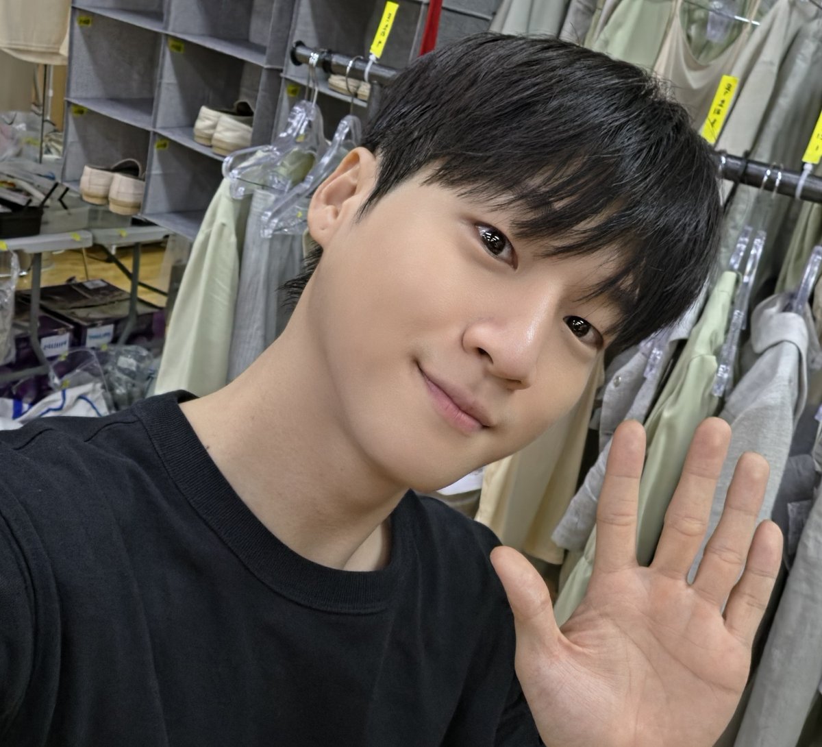 dkent_artist's tweet photo. [#김리현]

리현 배우의 음악극 <섬: 1933~2019>
첫공 사진이 도착했습니다 🎁
리현 목소리와 막공까지 함께해 주세요 ❤️‍🩹

음악극 <섬: 1933~2019>
2026.09.22 - 11.22
국립정동극장

#더블케이엔터테인먼트
#더블케이아티스트 #음악극_섬 https://t.co/mfAFe4c3Zj