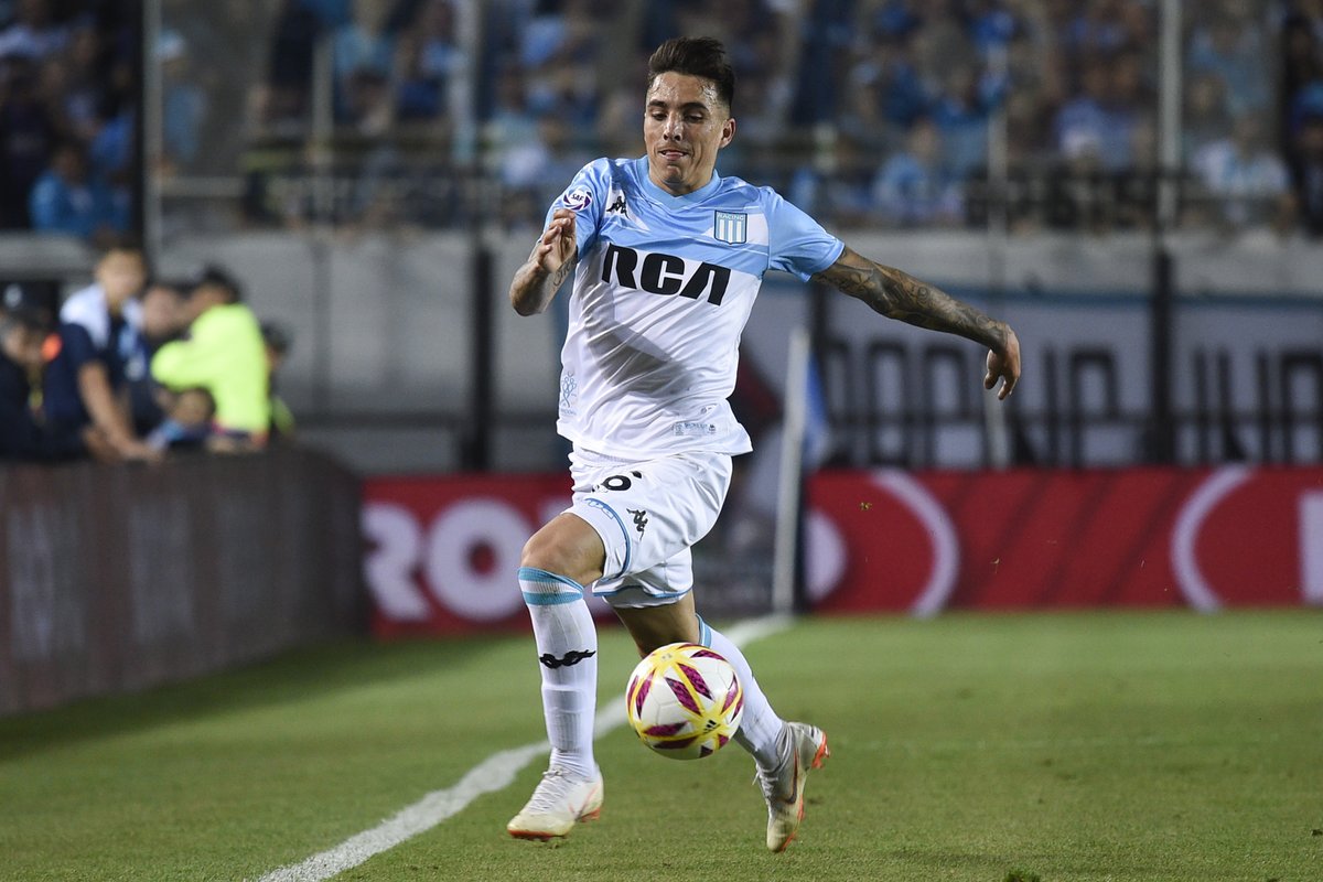 chechicius's tweet photo. 🚨¿SE CAMBIA DE VEREDA?

En las últimas horas, Independiente aceleró por Renzo Saravia, ex Racing. 👀

El lateral podría llegar en condición de libre desde Valencia CF y convertirse en el último refuerzo del Rojo. 🇦🇷🇪🇸

🎥 HIGHLIGHTS EN LOS COMENTARIOS 👇

📰 Vía: @DiarioOle https://t.co/SmJ0YZtuG5
