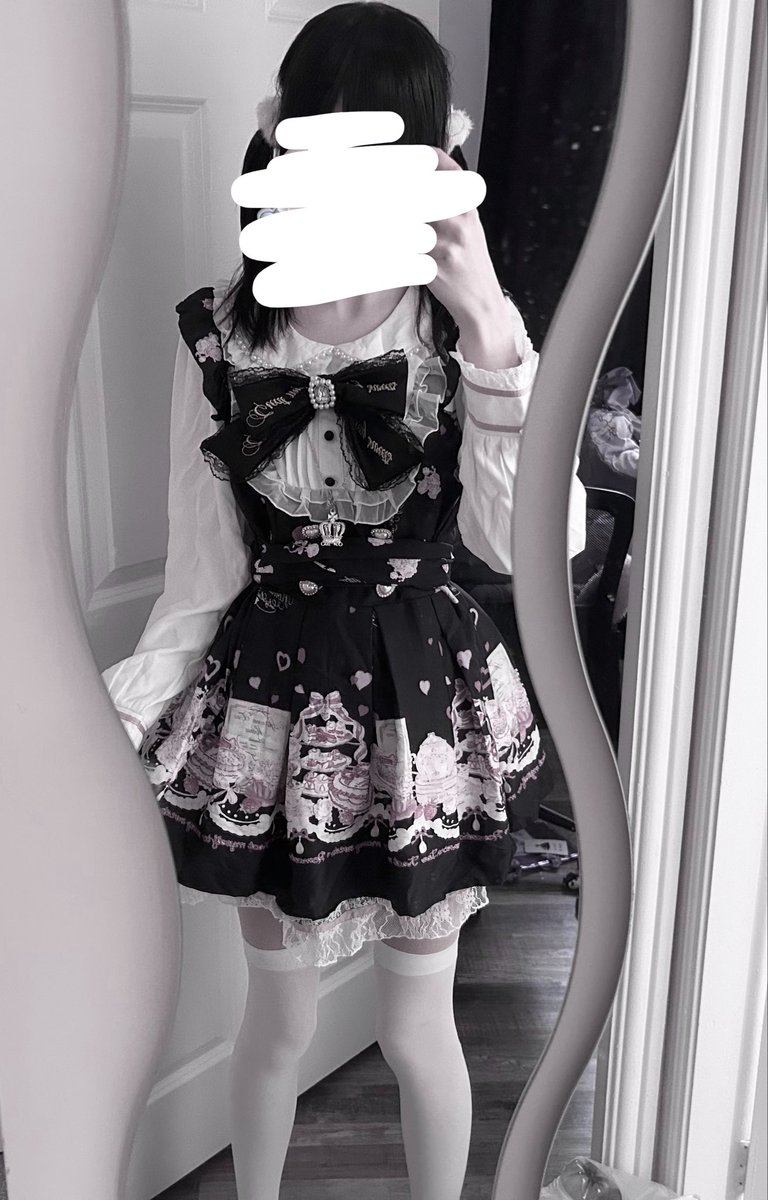 moesickness's tweet photo. once i Redye my hAir i'll reTurn to my  PaSt  true love.. trAd jirai is caLling...   riNging jiRai  phOne  ...... Will i still be mOe trad jirai with shOrt hair..... https://t.co/PexxaxdxRz