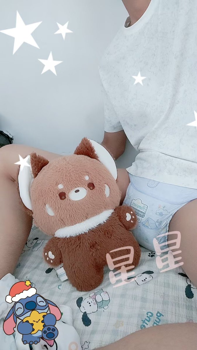 xingxing080128's tweet photo. 谢谢男神的投喂！ 不过依旧是帮宝适 看起来很涩՞･∞･՞
还有就是 拉练结束了 真的很累啊。。回去腿都抬不起来 ꒦��^꒦ິ https://t.co/yfm8uZgjet