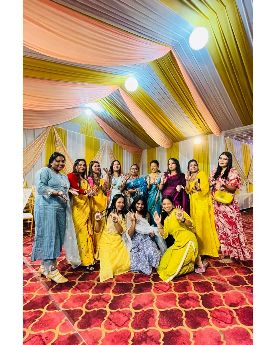 laylabrown494we's tweet photo. It’s her Mehendi day, Adv. Manika Roy. https://t.co/8pFHTVQyG7