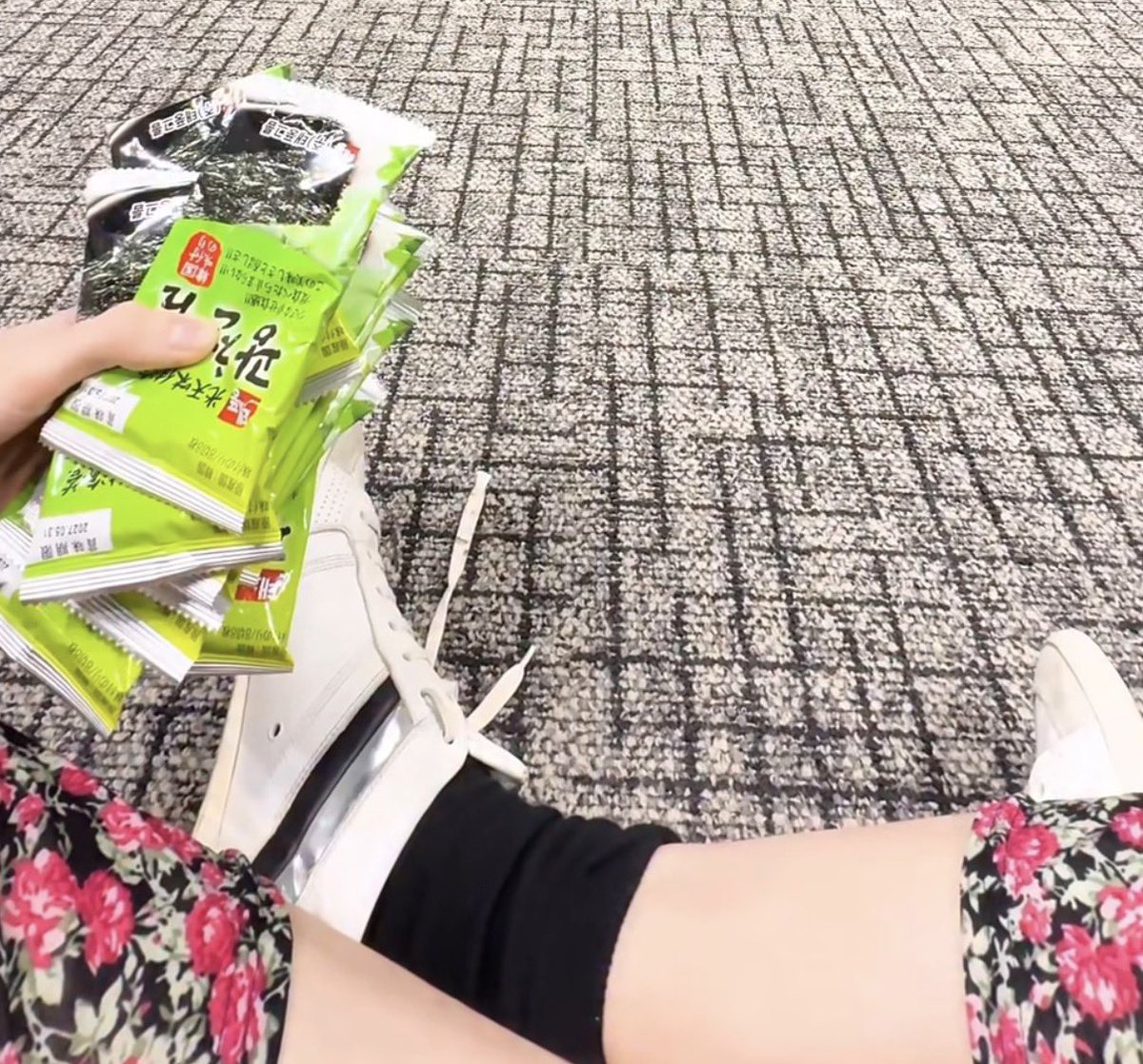 ummgzzang's tweet photo. ㅅㅂ 아직도 남음? https://t.co/JlXw6X5vBU