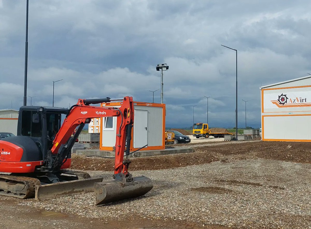 gracedavis752v0's tweet photo. Construction work ahead https://t.co/7d5pQ4FDB5